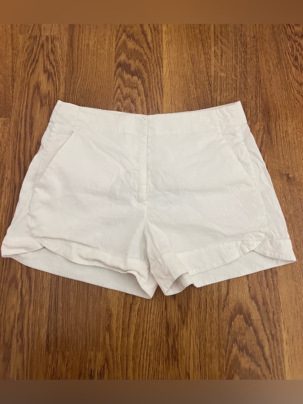 Theory Kaelin White Shorts Women’s Size 4 3” Inseam Minimalist Summer